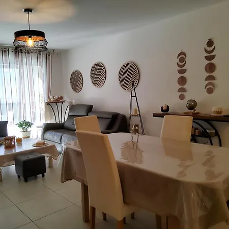 Διαμέρισμα 2 - 50 M De La - Parking *