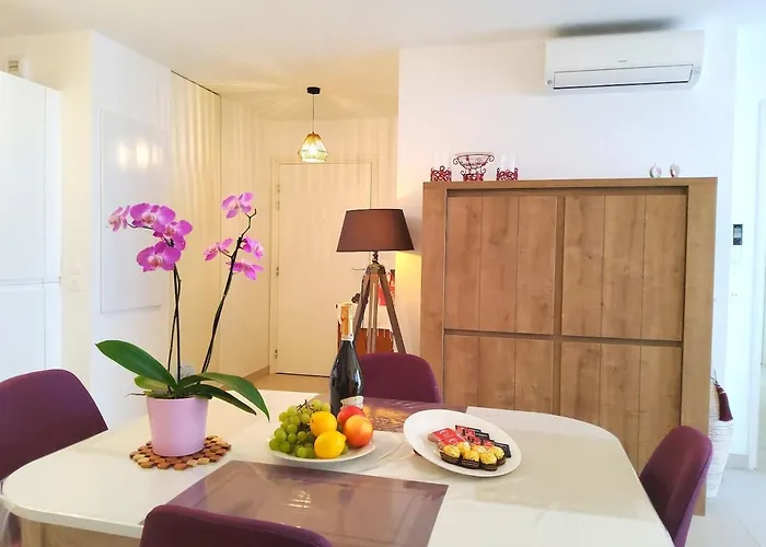 Séduisant 68m2 - 200 M De La - Centre Saint-Raphaël