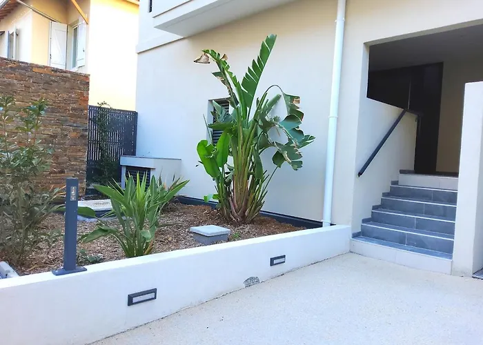 Séduisant 68m2 - 200 M De La - Centre * Saint-Raphaël